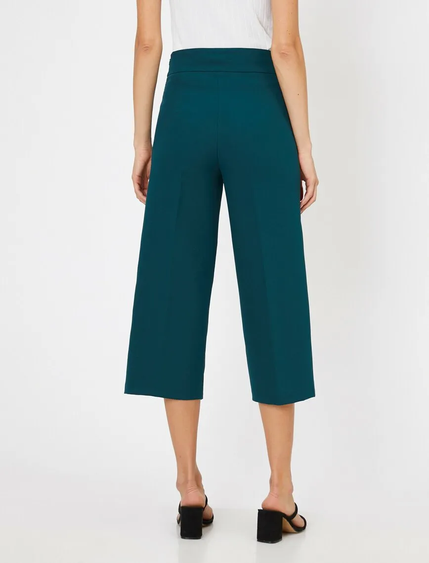 16342 Green Culotte Trousers