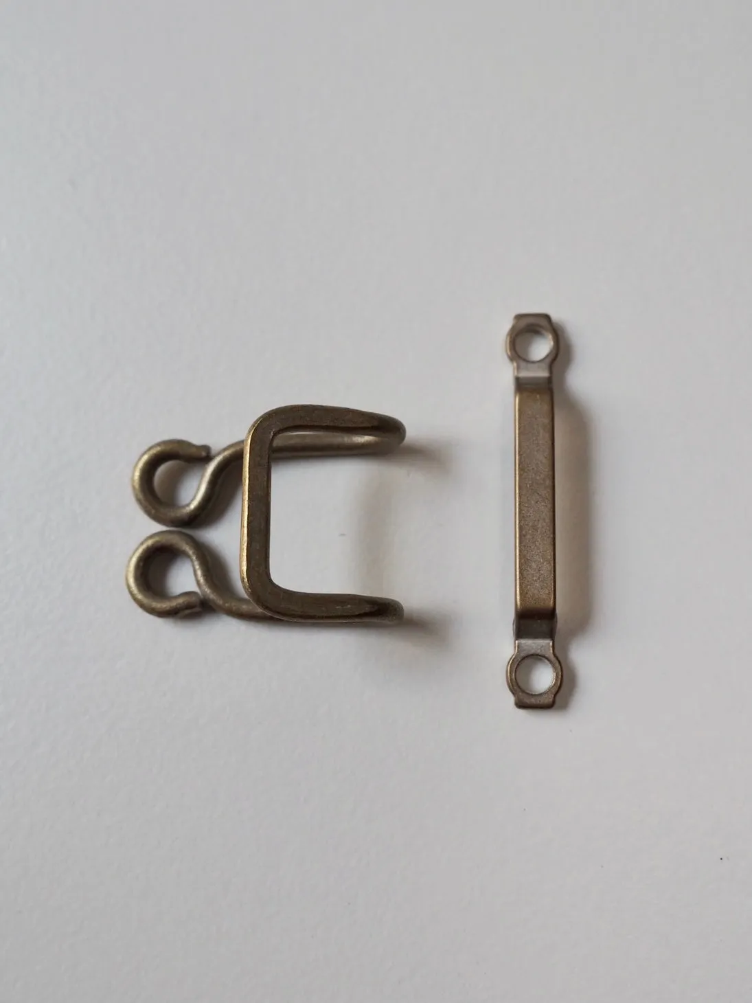 Antique Brass Hook   Bar Clasp 16mm