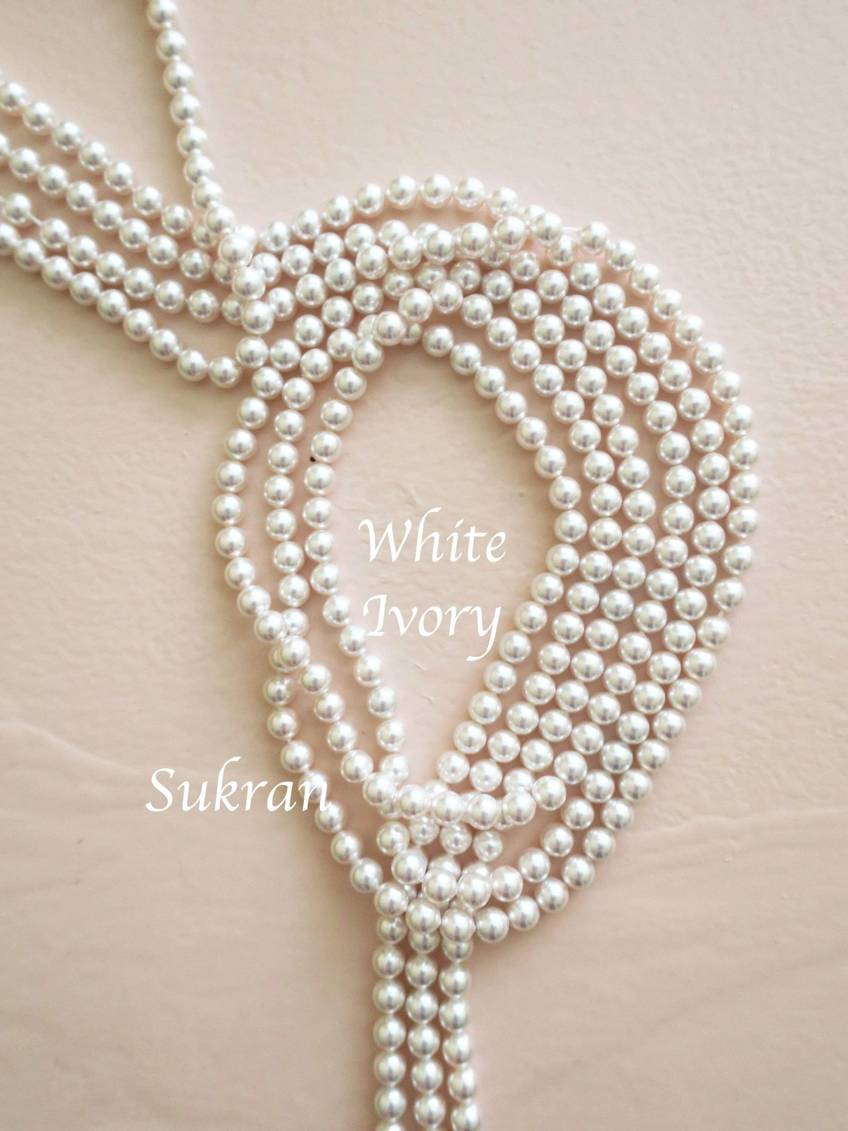 Backdrop Pearl Necklace