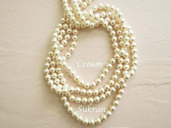 Backdrop Pearl Necklace