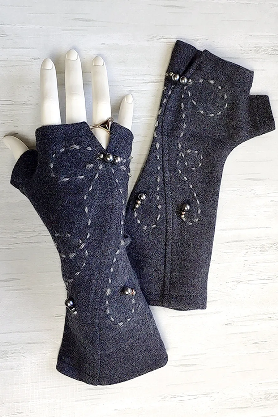 Beaded Bow Motif Gloves. MORE colours.