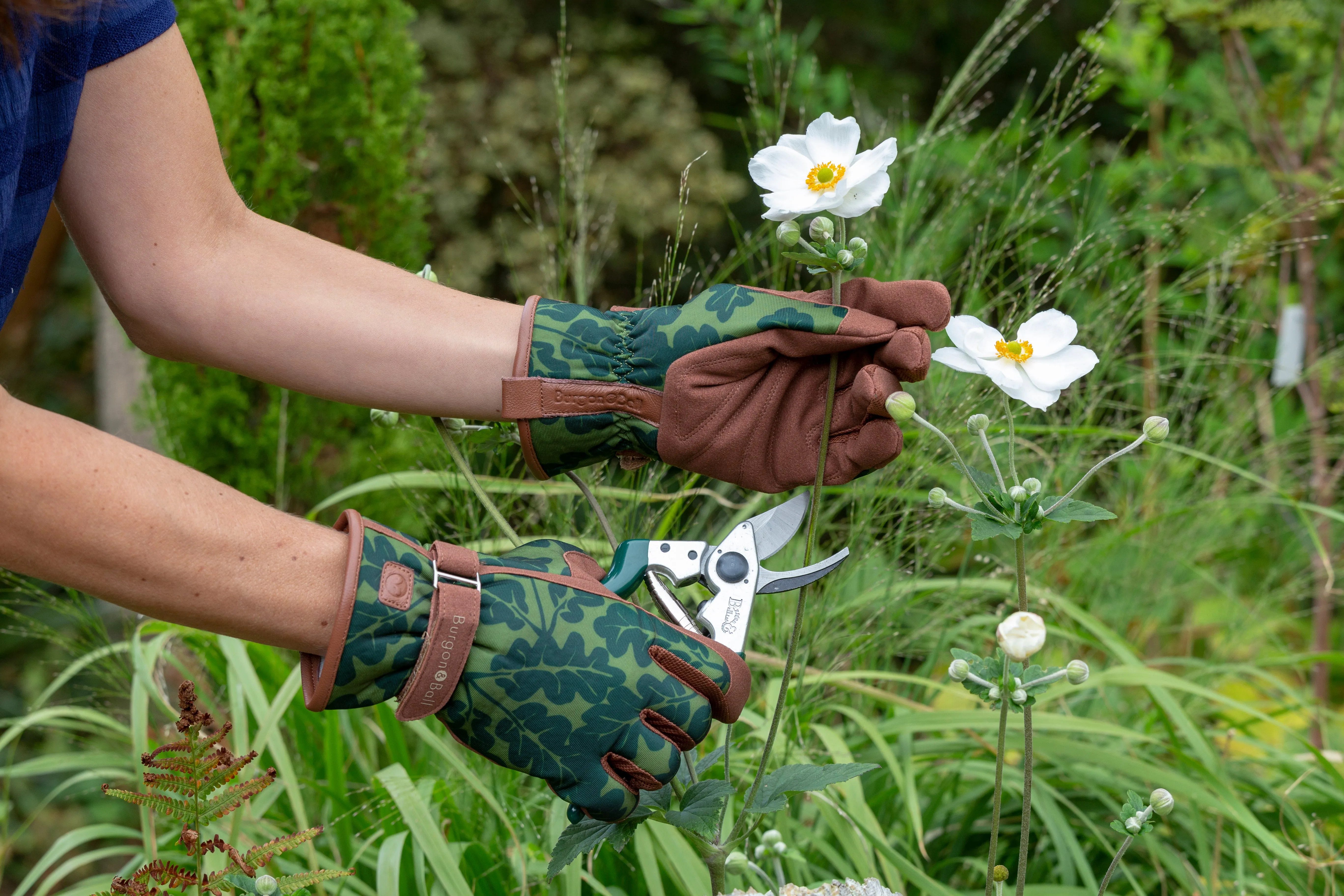 Burgon & Ball Love the Glove Oak Leaf Moss