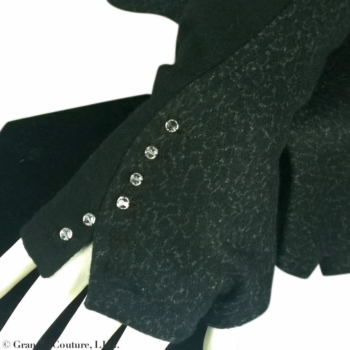 BUTTON MOTIF Gloves. MORE colours.