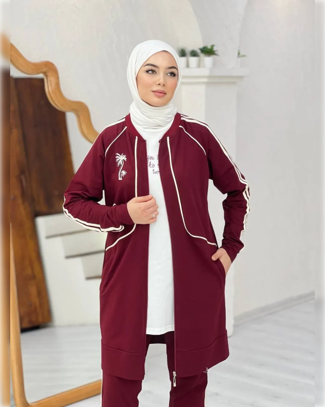 Cotton Sportswear of 3-Pieces in Light Maroon Shade بدله رياضية  صيفيه من ثلاثة قطع باللون الخمري الفاتح الجميل