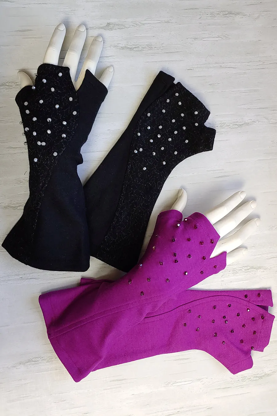 CRYSTAL SCATTER Gloves. more colours.