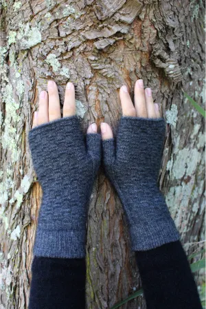 Lothlorian - 9717 Merino Possum Dash Fingerless Mitten