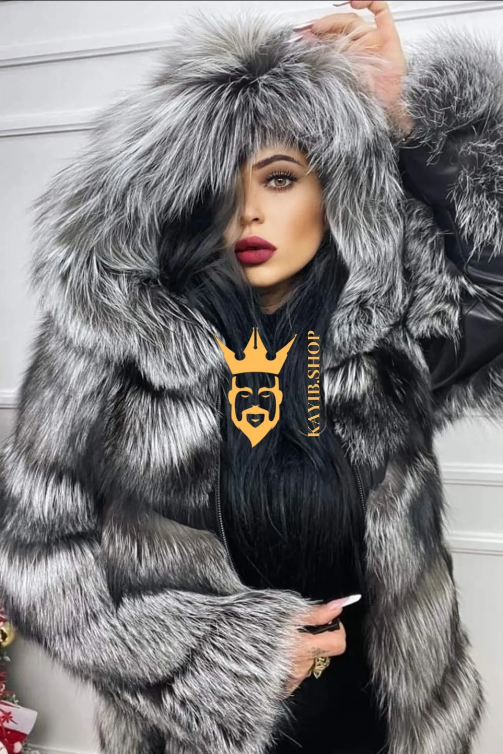 Luxury Raccoon Fur Short Coat - Stay Stylish and Warm with Oversized Sleeves - 100% Real Fur Luxury